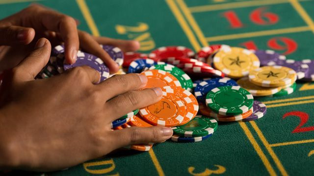 3 Card Rummy کھلاڑیوں کے لیے لائیو کیسینو سیکشن